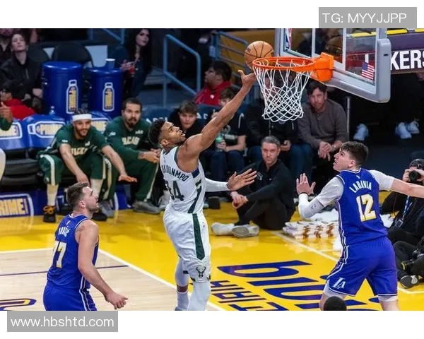 雄鹿与湖人激战360直播全程回顾精彩瞬间与赛后分析